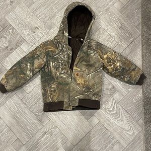 Camouflage real tree carhartt coat